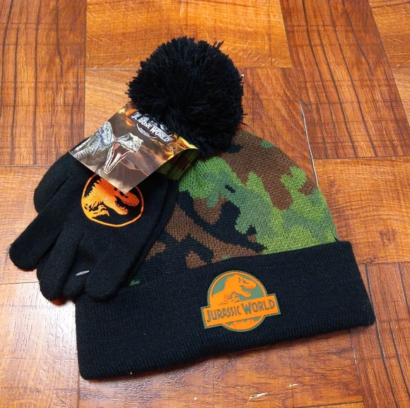 jurassic world hat and gloves